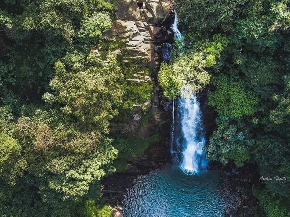 Dunhinda Falls, Sri Lanka — A misty 64 m fall reached by a short forest walk. Private driver and tours.