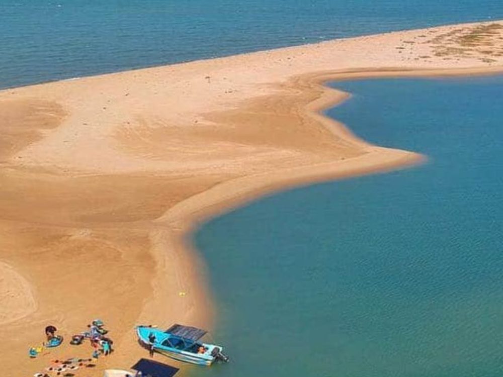 Kalpitiya, Sri Lanka — A windswept spit famed for kitesurfing and dolphins. Private driver and tours.