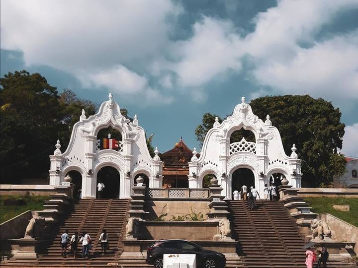 Kelaniya, Sri Lanka — A revered riverside temple just outside Colombo. Private driver and tours.