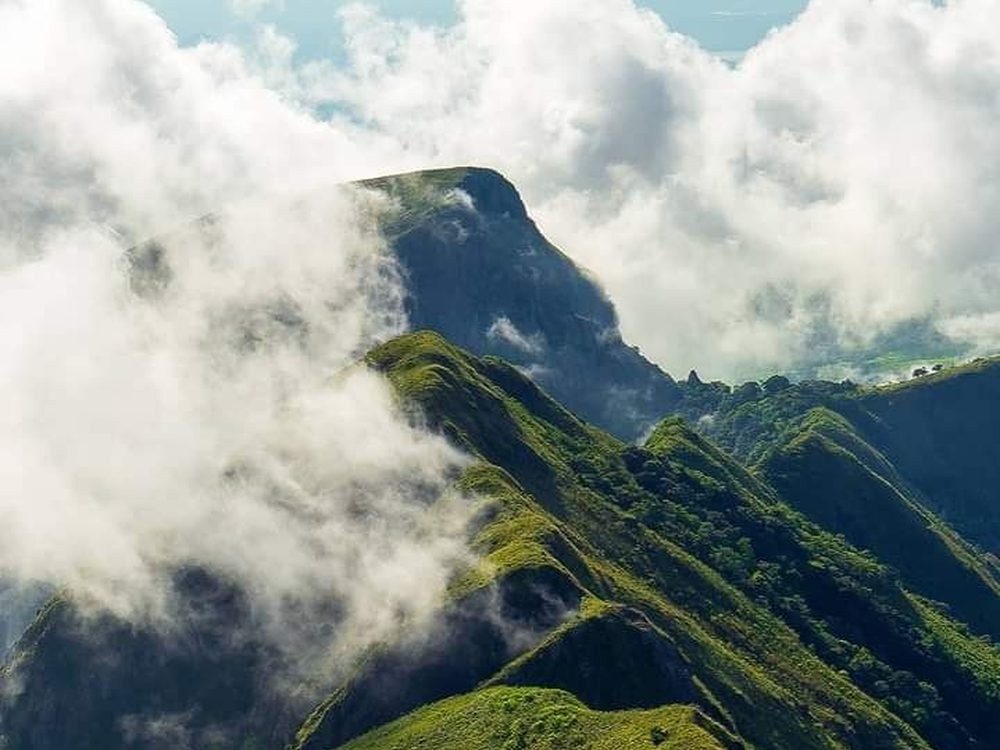 Knuckles Range, Sri Lanka — Misty peaks and cloud forest made for trekking. Private driver and tours.