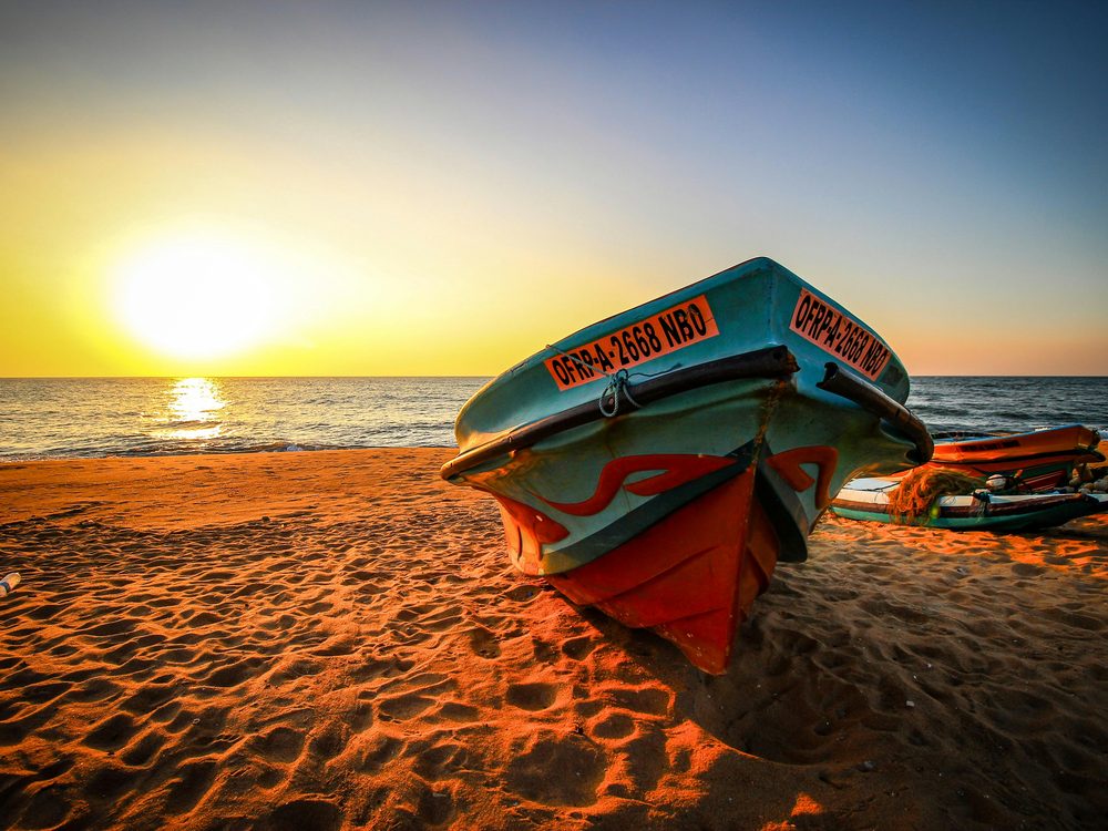 Negombo, Sri Lanka — Lagoon, fish market and the closest coast to the airport. Private driver and tours.