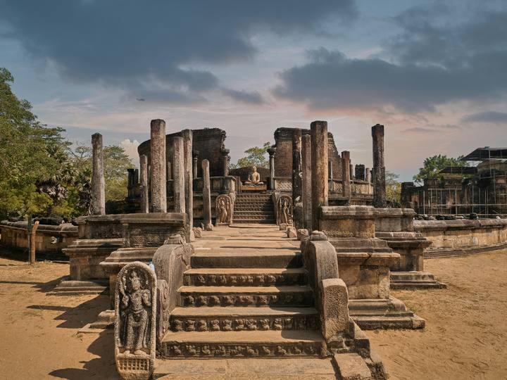 Polonnaruwa, Sri Lanka — Well-preserved ruins of a medieval royal kingdom. Private driver and tours.